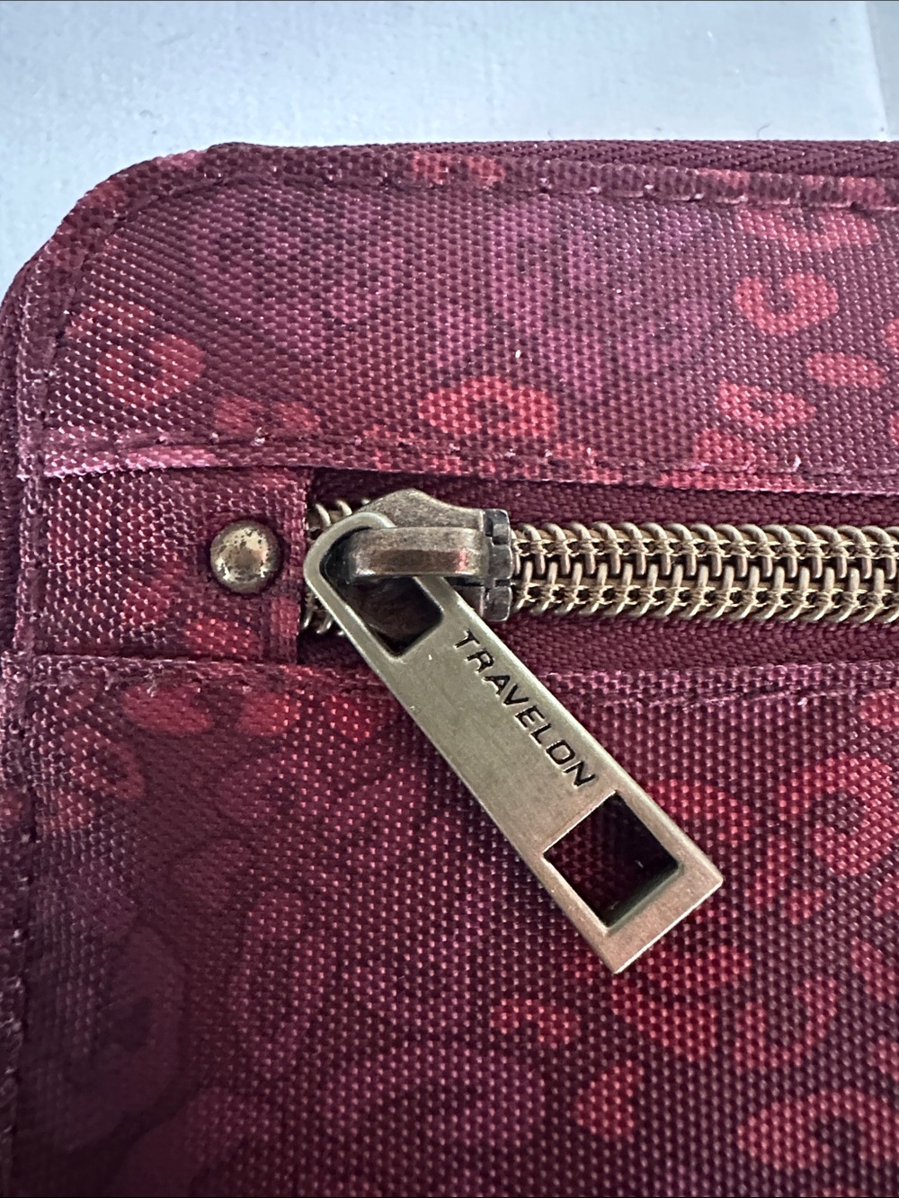 Travelon Red /pink Patterned RFID Wallet with Front Zip Pocket 🌺🌸 - Picture 4 of 7